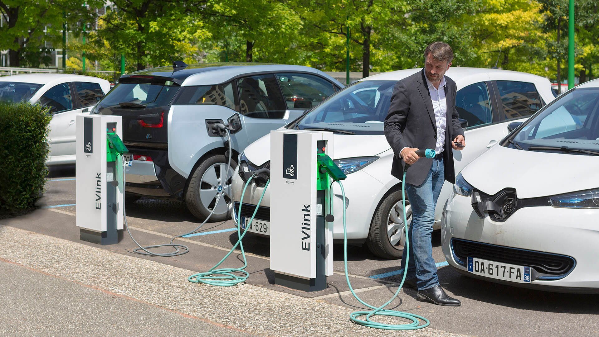 Why Your Business Should Be Considering Car Charging Station EVIAM